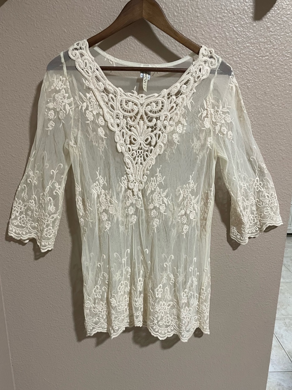 XCVI Delicate Lace Embroidered Women's Top in Cream